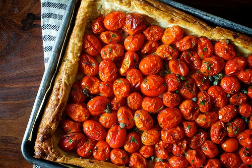 Herbed tomato and roasted garlic tart