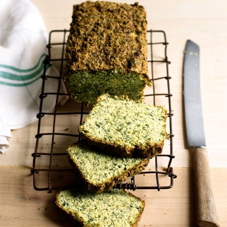 Herby green bread