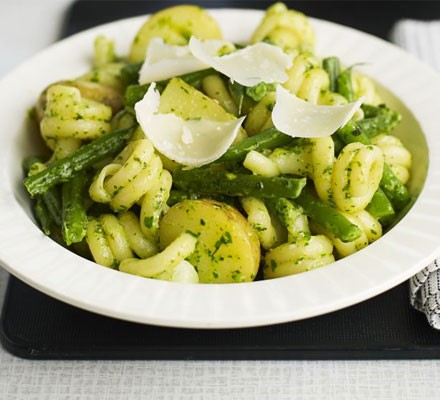 Herby pesto bean and potato pasta