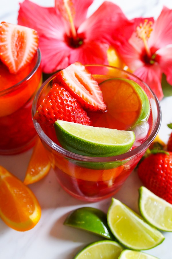 Hibiscus agua fresca and rosé sangria