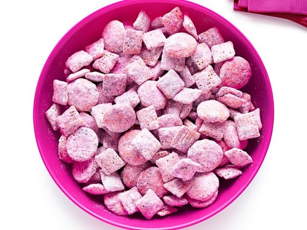 Hibiscus berry snack mix