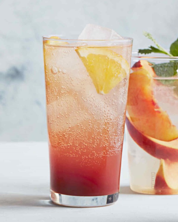 Hibiscus-black tea spritzer