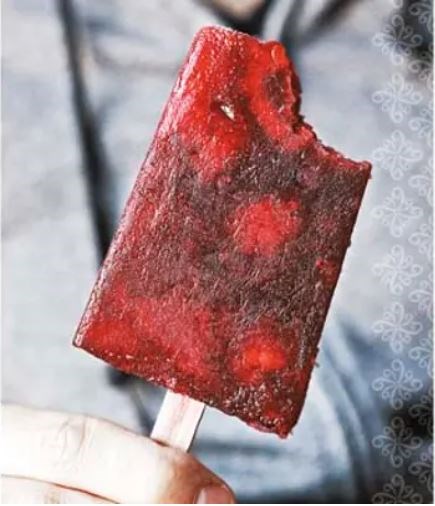 Hibiscus-raspberry ice pops (Paletas de Jamaica con frambuesa)