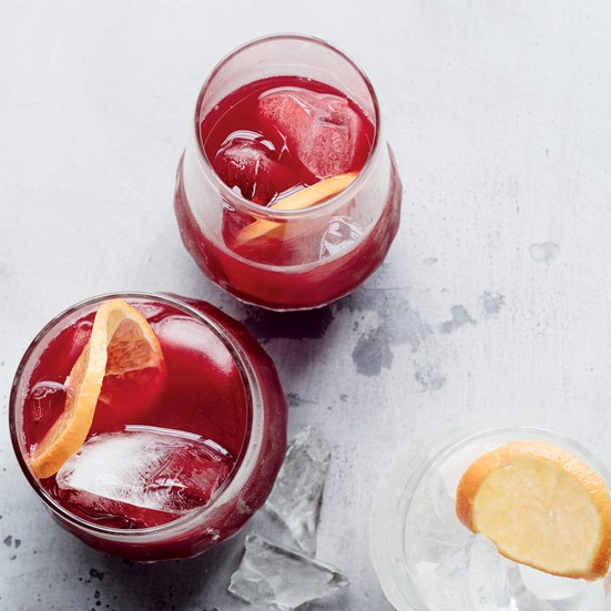Hibiscus-tangerine iced tea