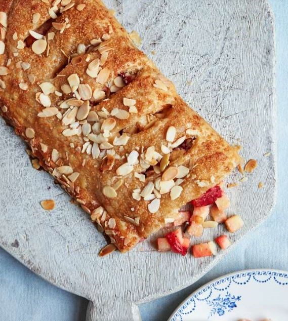 Hidden clove, apple & strawberry strudel