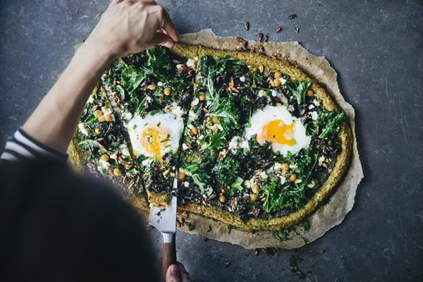 Hippie pizza (aka kale, lemon & egg pizza on a broccoli & oat crust)