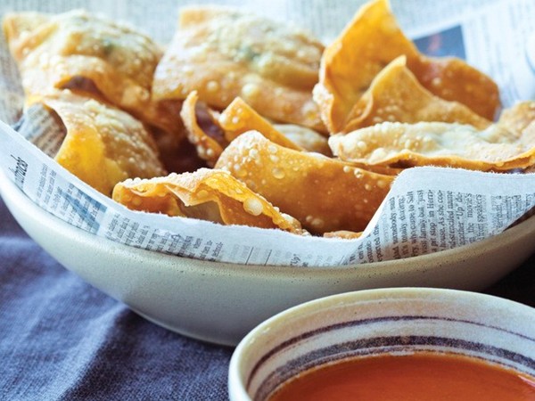Hoi an wontons with spicy tomato sauce