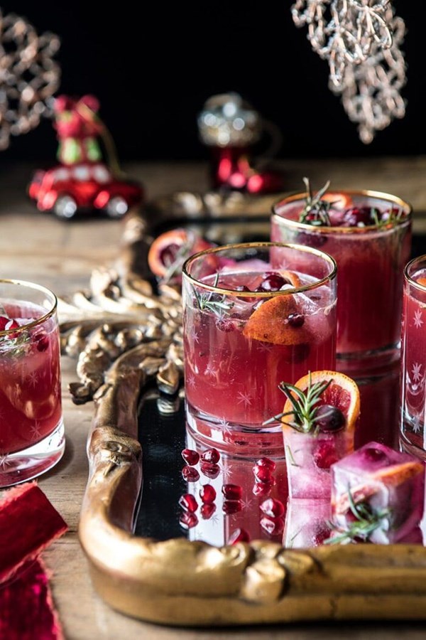 Holiday Cheermeister cocktail (+ festive ice cubes)