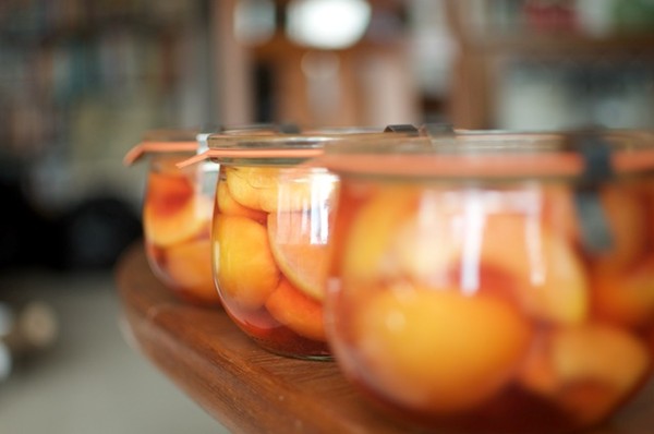 Home canned peaches in fruit juice