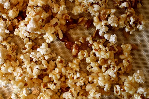 Homemade caramel corn