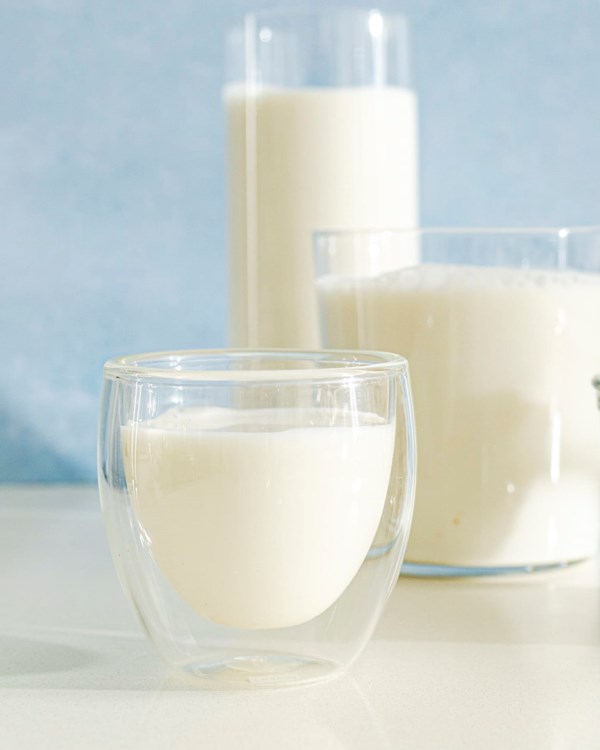 Homemade cashew milk