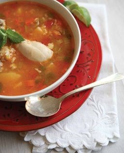 Homemade chicken soup (Caldo de pollo)