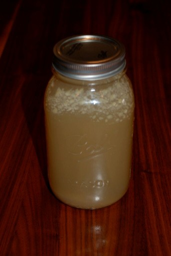 Homemade chicken stock