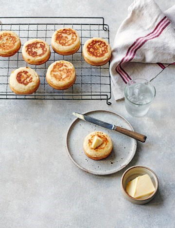 Homemade crumpets