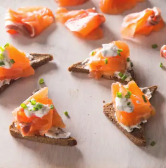 Homemade gravlax on pumpernickel with crème fraîche