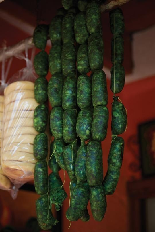 Homemade green chorizo (Chorizo verde)