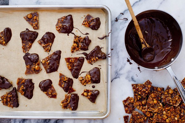Homemade hazelnut brittle with chocolate