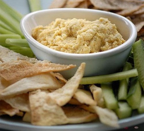 Homemade houmous with pitta chips