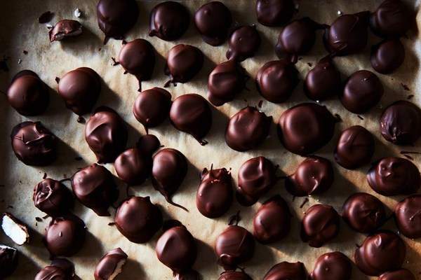 Homemade Junior Mints (a.k.a. teeny Peppermint Patties)