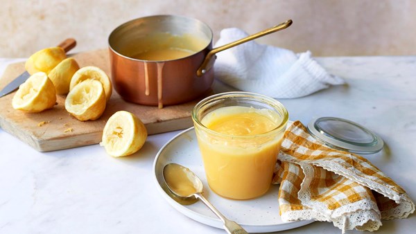 Homemade lemon curd