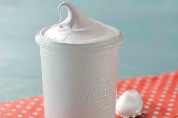 Homemade marshmallow spread