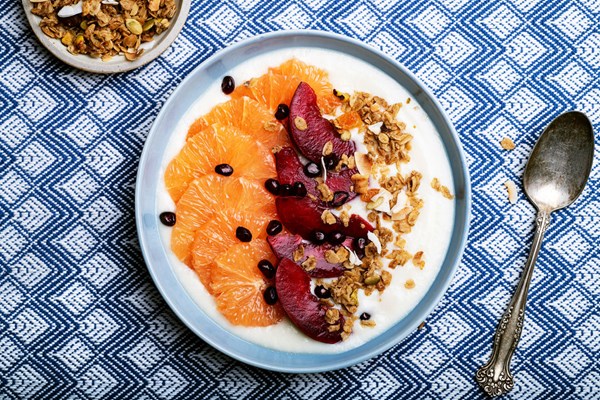 Homemade nondairy yogurt