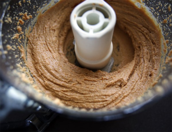 Homemade peanut butter