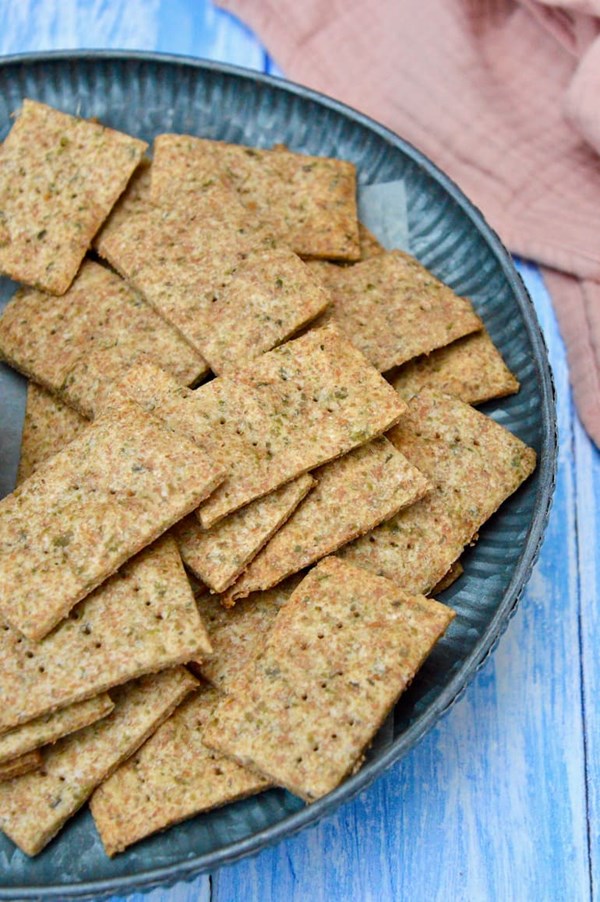 Homemade seaweed crackers 