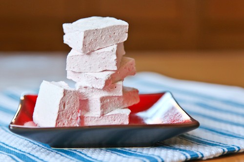 Homemade strawberry marshmallows (naturally gluten free)