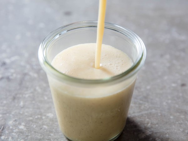 Homemade sweetened condensed milk