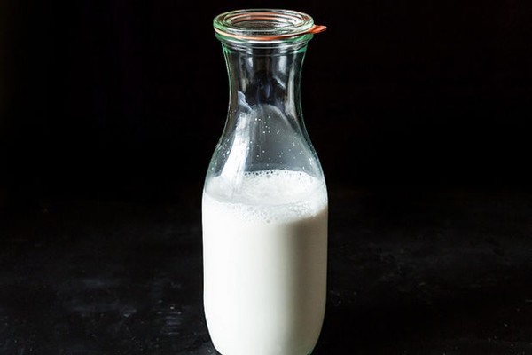 Homemade vanilla almond milk