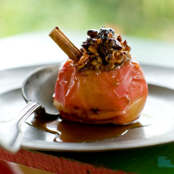 Honey & pecan baked apples