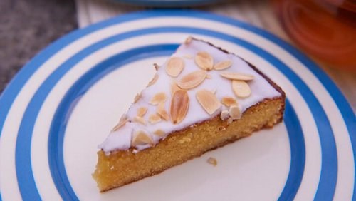 Honey and almond cake