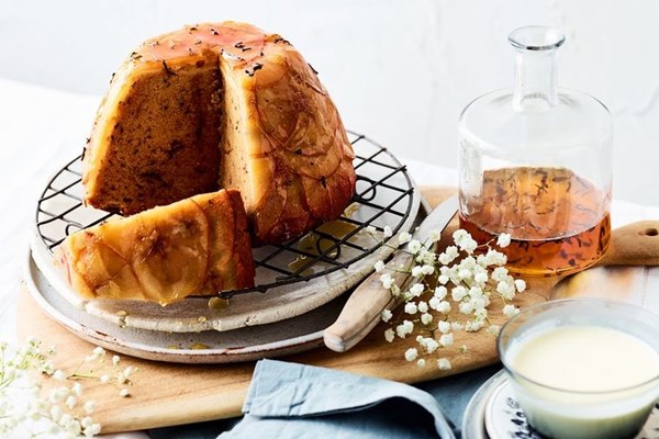 Honey, apple & jasmine tea cake
