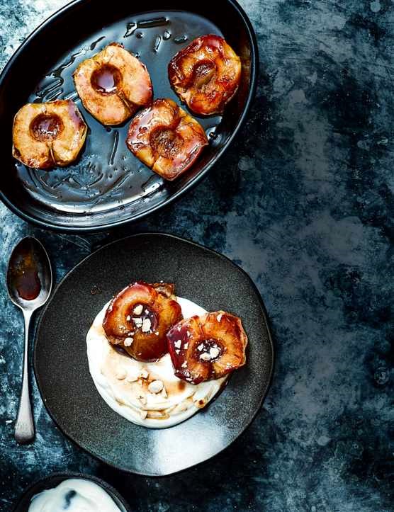 Honey-baked apples with hazelnuts and yogurt