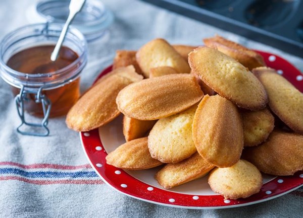 Honey-baked madeleines