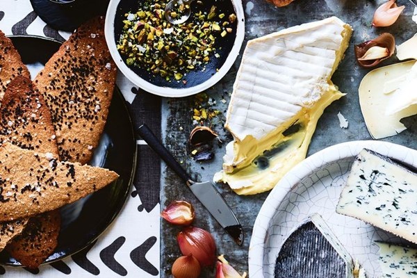 Honey, beer and rye lavosh