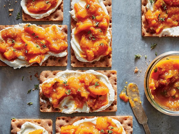 Honey-bourbon peach preserves