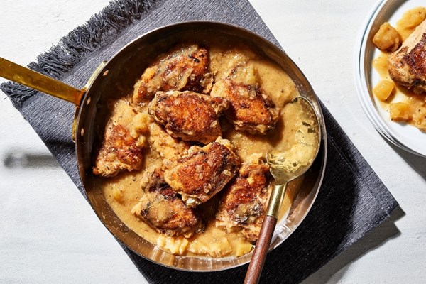 Honey-braised chicken thighs with apple