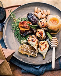 Honey-broiled figs with ricotta