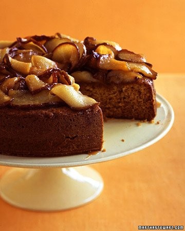 Honey cake with pears
