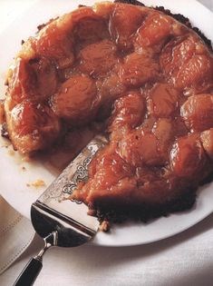 Honey-glazed fresh apricot tart