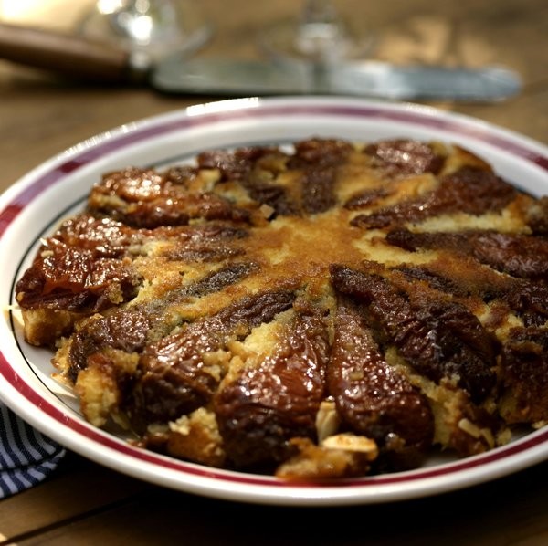 Honey-glazed pear upside-down cake