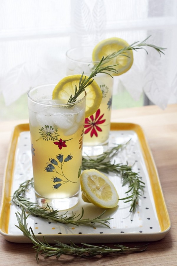 Honey green tea and rosemary refresher