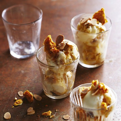 Honey ice cream with honeycomb and toasted almonds