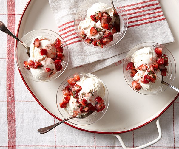 Honey ice cream with strawberries