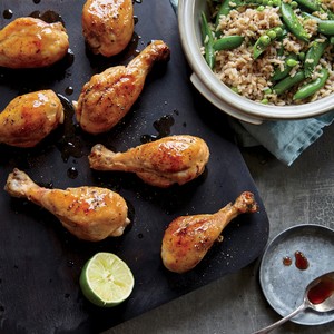 Honey-lime drumsticks with snow peas and brown rice