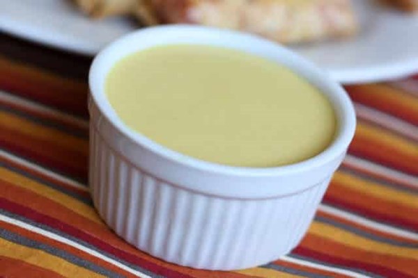 Honey mustard dipping sauce and salad dressing