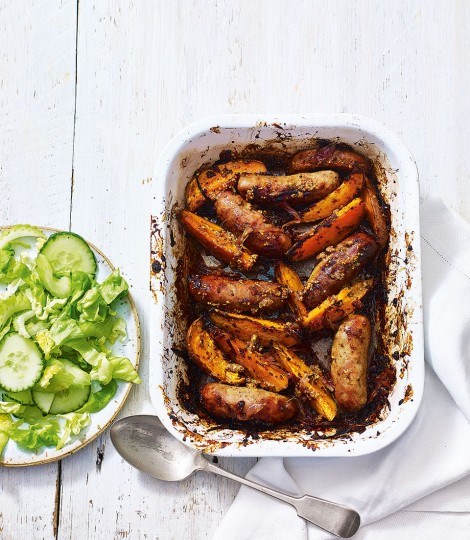 Honey-mustard sausages with sweet potato wedges