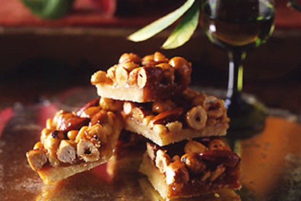 Honey nut squares (Biscotti quadrati al miele e alle noci)